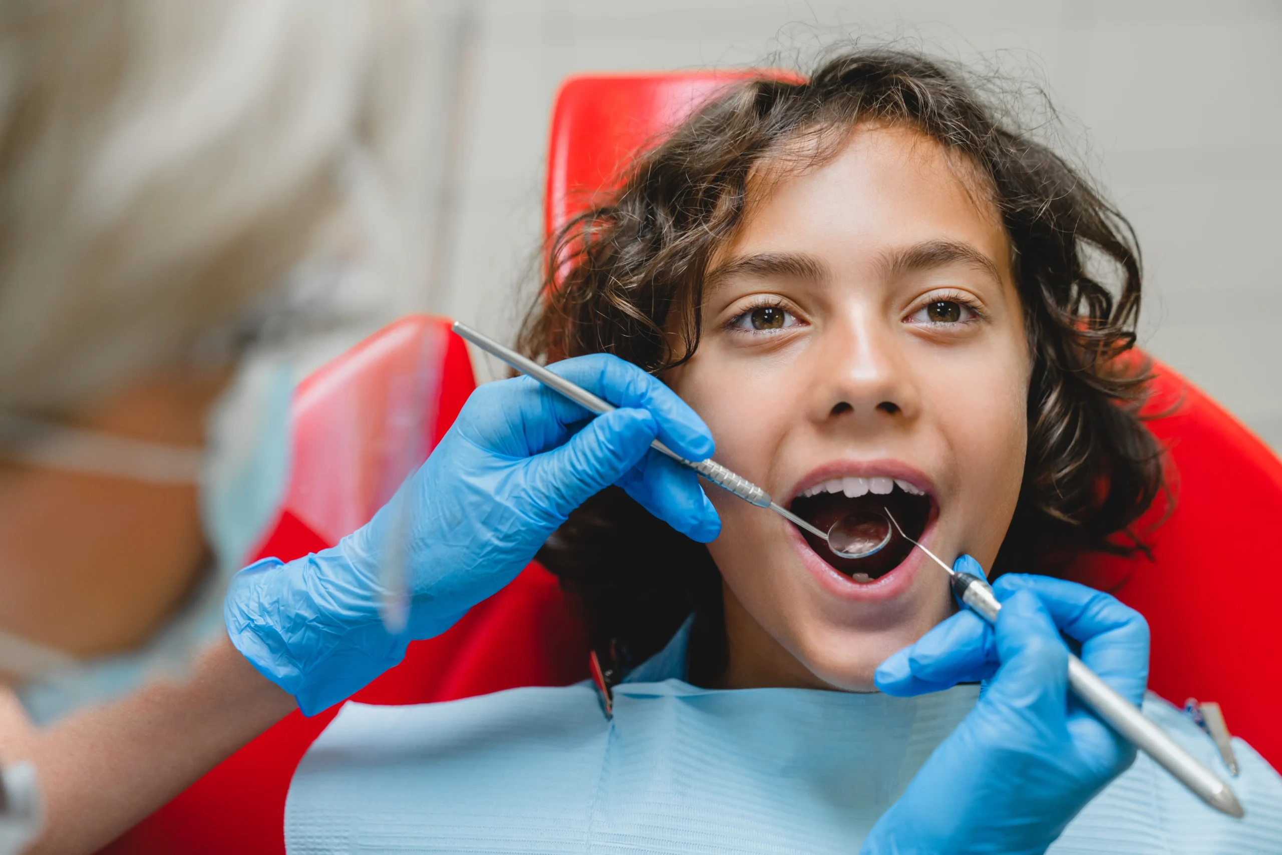 Niño en el dentista